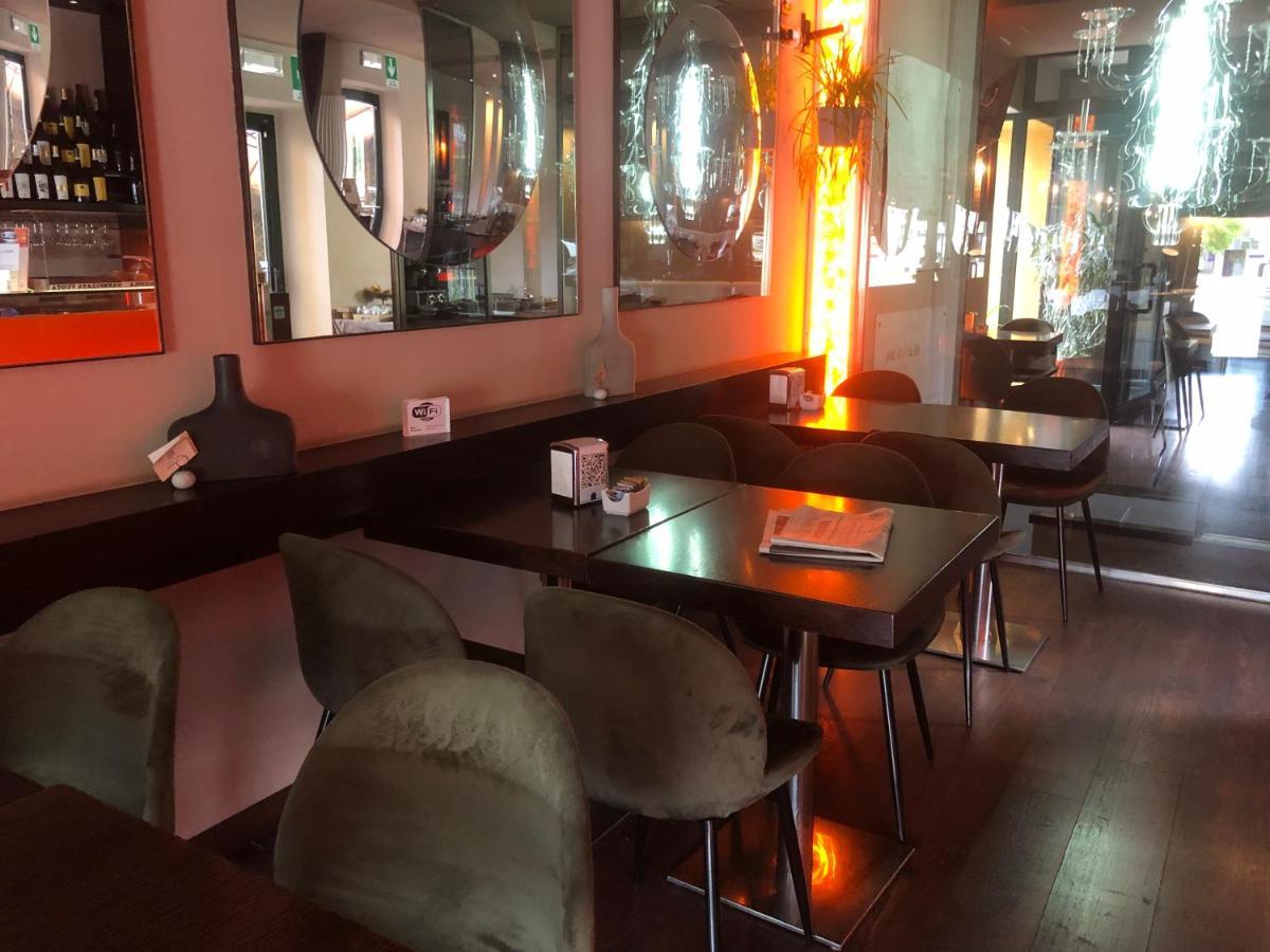 Hotel Del Corso Borgomanero Zewnętrze zdjęcie